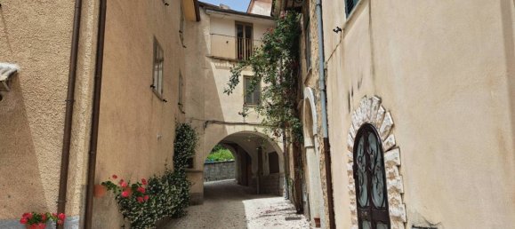 2 bedrooms House in Castelpetroso, Italy No. 168896 7