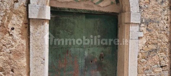 2 bedrooms House in Castelpetroso, Italy No. 168896 4