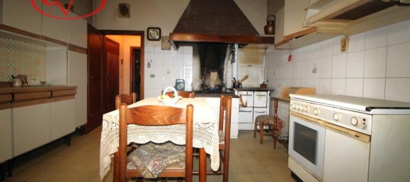 5 rooms House in Castelfranco Piandiscò, Italy No. 235704 3