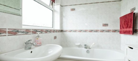 4 bedrooms House in Hastings, United Kingdom No. 10601 28