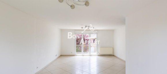 Casa de 4 dormitorios en Saint-Privat-la-Montagne, France No. 66951 6