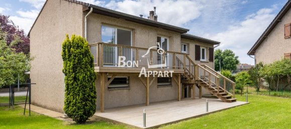 Casa de 4 dormitorios en Saint-Privat-la-Montagne, France No. 66951 2