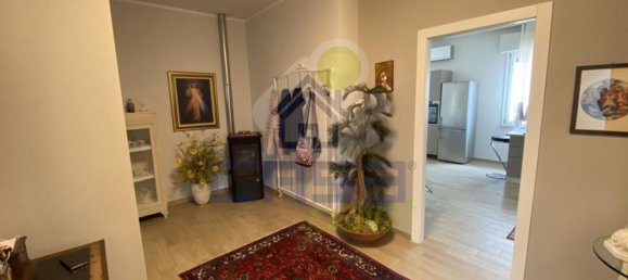 Propiedad comercial de 10 habitaciónes en Pandino, Italy No. 228347 12