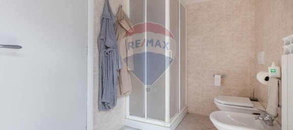 3 Schlafzimmer Wohnung in Cardano al Campo, Italy, Nr. 361297 15