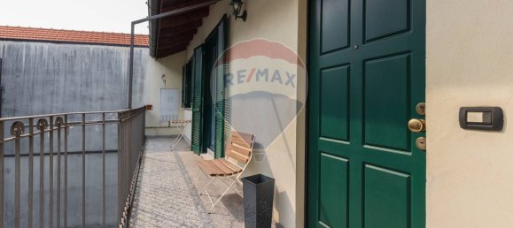 3 Schlafzimmer Wohnung in Cardano al Campo, Italy, Nr. 361297 22