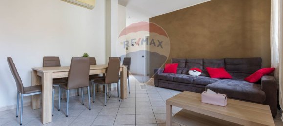 3 Schlafzimmer Wohnung in Cardano al Campo, Italy, Nr. 361297 3