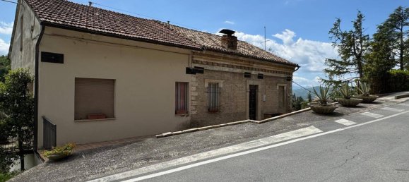 9 rooms House in Montelparo, Italy No. 297101 3