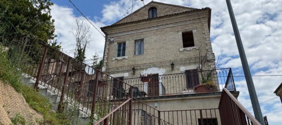 9 rooms House in Montelparo, Italy No. 297101 12