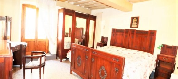 Casa de 6 habitaciónes en Montevarchi, Italy No. 235569 15