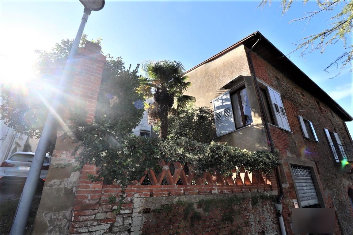 Casa de 6 habitaciónes en Montevarchi, Italy No. 235569