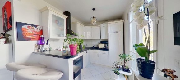 Квартира с 2 спальнями в Курбевуа, Франция № 188422 3