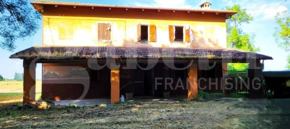 6 bedrooms House in San Pietro in Casale, Italy No. 266128 4
