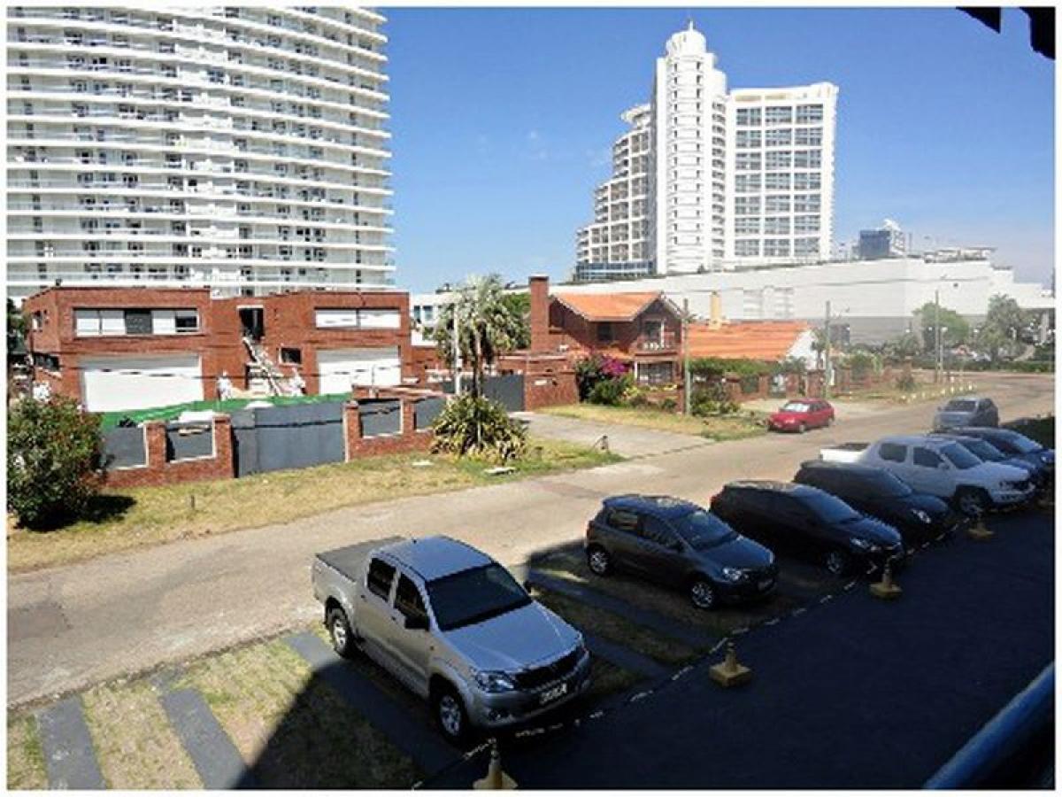 2 bedrooms Apartment in Maldonado, Uruguay No. 1427