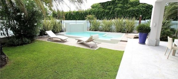 7 rooms Villa in Forte dei Marmi, Italy No. 194155 7