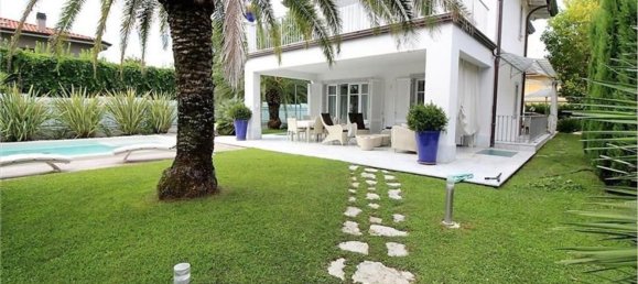 7 rooms Villa in Forte dei Marmi, Italy No. 194155 5
