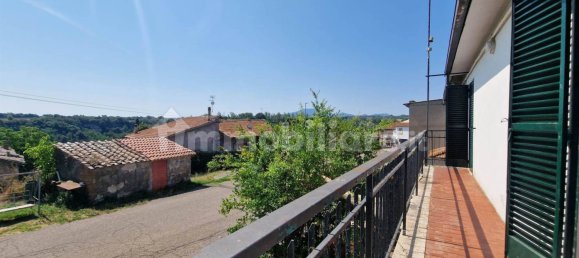 2 bedrooms Apartment in Viterbo, Italy No. 307430 3