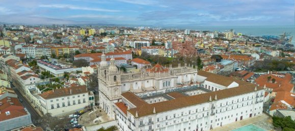 3 bedrooms Duplex in Lisbon, Portugal No. 141886 17