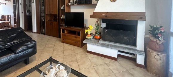 6-salle Appartement à Aulla, Italy No. 293285 3