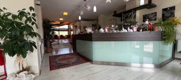 730m² Commercial property in Asolo, Italy No. 257996 3