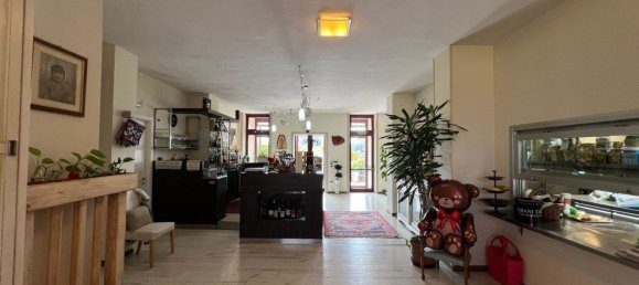 730m² Commercial property in Asolo, Italy No. 257996 5