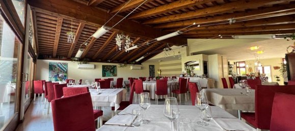 730m² Commercial property in Asolo, Italy No. 257996 2