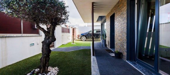 4 bedrooms Villa in Corroios, Portugal No. 104539 8