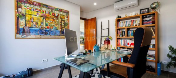 4 bedrooms Villa in Corroios, Portugal No. 104539 2