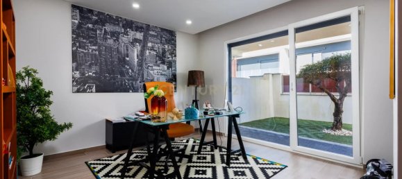 4 bedrooms Villa in Corroios, Portugal No. 104539 17