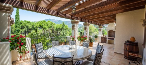 8 bedrooms Villa in Malaga, Spain No. 104589 2