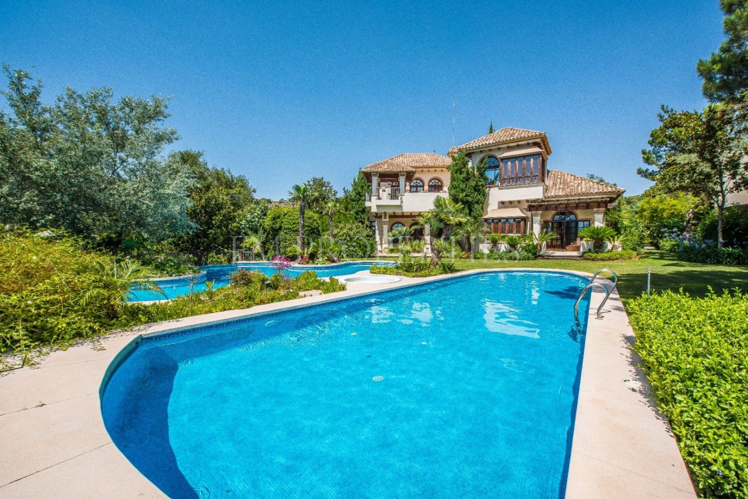 8 bedrooms Villa in Malaga, Spain No. 104589