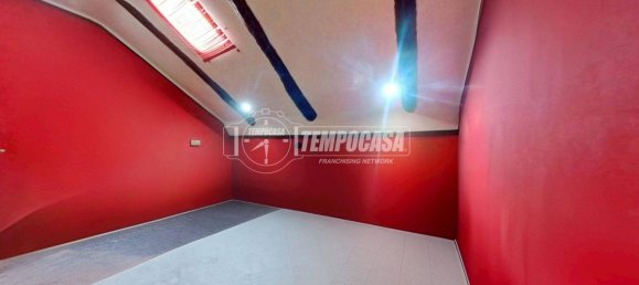 1 bedroom Apartment in Turin, Italy No. 131248 10