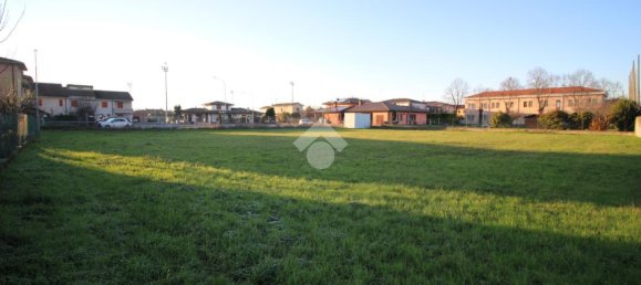 3106m² Land in Roverbella, Italy No. 154171 17