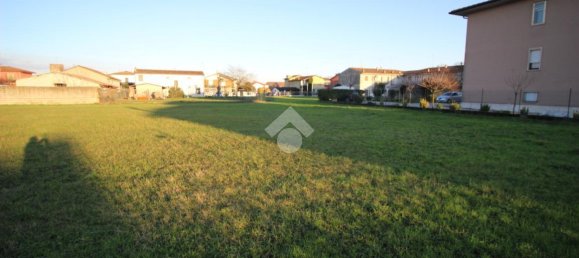 3106m² Land in Roverbella, Italy No. 154171 10
