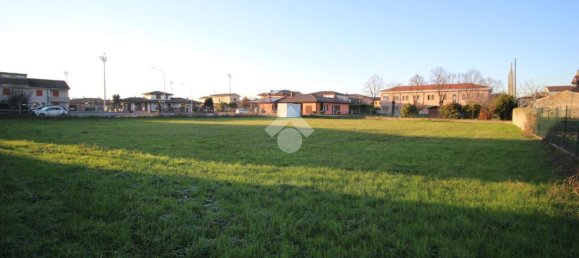 3106m² Land in Roverbella, Italy No. 154171 12