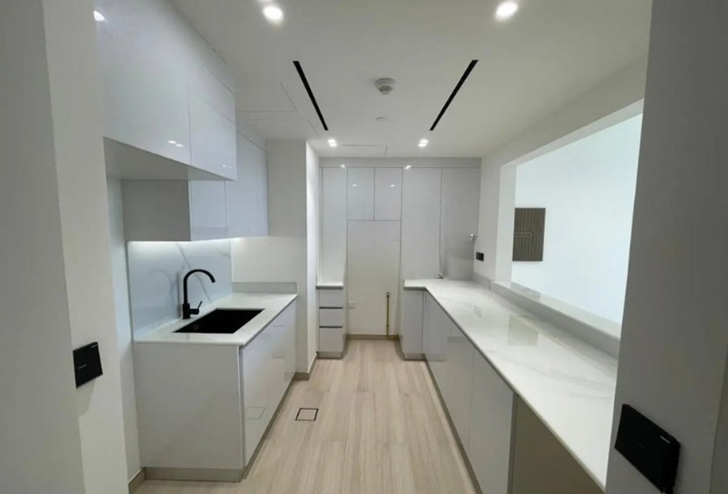 Apartamento T2 em Dubai, UAE N.º 21345