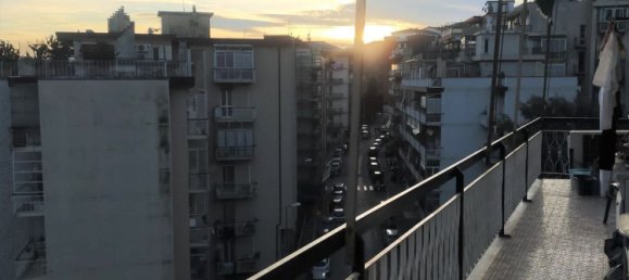 6-salle Appartement à Savona, Italy No. 15010 9