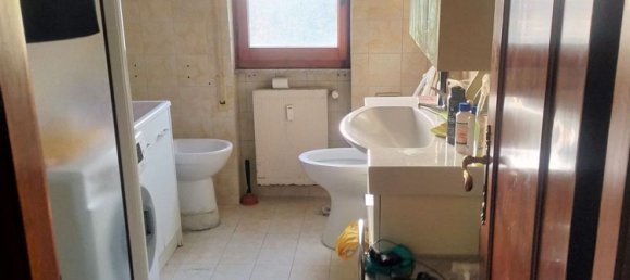 6-salle Appartement à Savona, Italy No. 15010 5