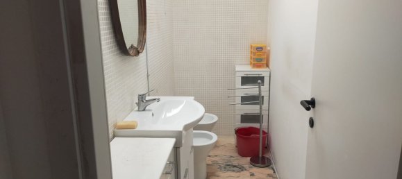 6-salle Appartement à Savona, Italy No. 15010 6