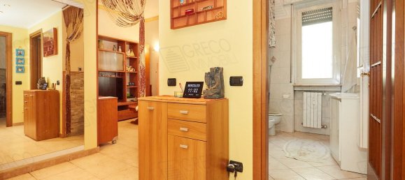 2-salle Appartement à Cinisello Balsamo, Italy No. 69255 6