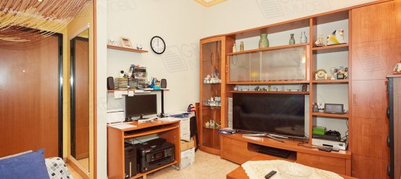 2-salle Appartement à Cinisello Balsamo, Italy No. 69255 11