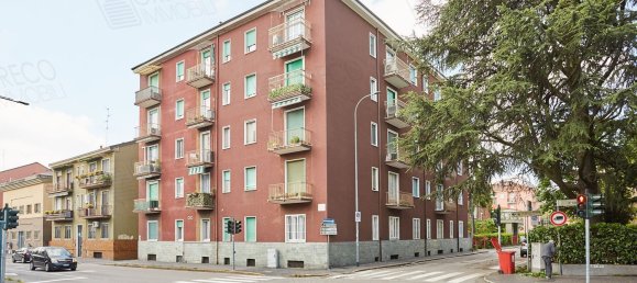 2-salle Appartement à Cinisello Balsamo, Italy No. 69255 23