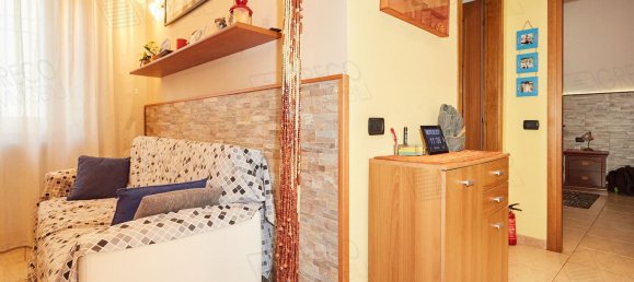 2-salle Appartement à Cinisello Balsamo, Italy No. 69255 12