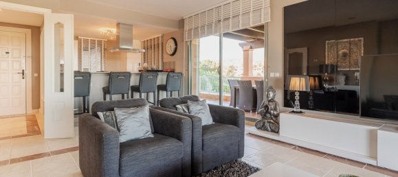 3 bedrooms Penthouse in Estepona, Spain No. 133480 4