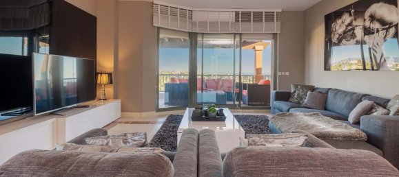 3 bedrooms Penthouse in Estepona, Spain No. 133480 5