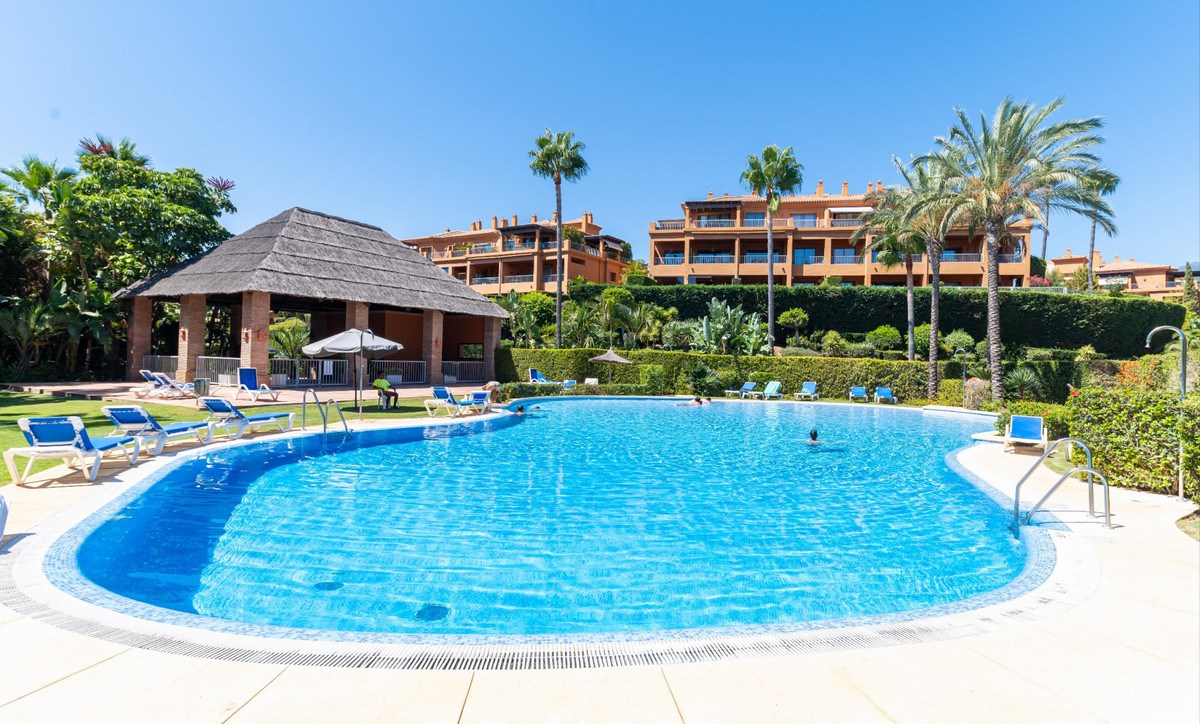 3 bedrooms Penthouse in Estepona, Spain No. 133480