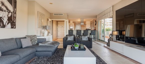 3 bedrooms Penthouse in Estepona, Spain No. 133480 9