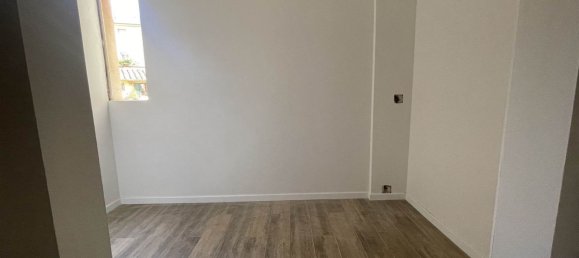 3 rooms Apartment in Scandicci, Italy No. 37182 4