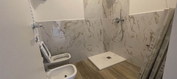 3 rooms Apartment in Scandicci, Italy No. 37182 5