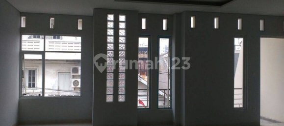 3 bedrooms House in Tanah Abang, Indonesia No. 1438 8