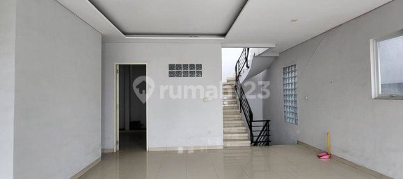3 bedrooms House in Tanah Abang, Indonesia No. 1438 39